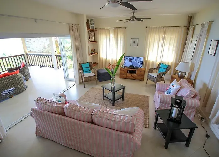 Kaz Bulinger Villa Machabee